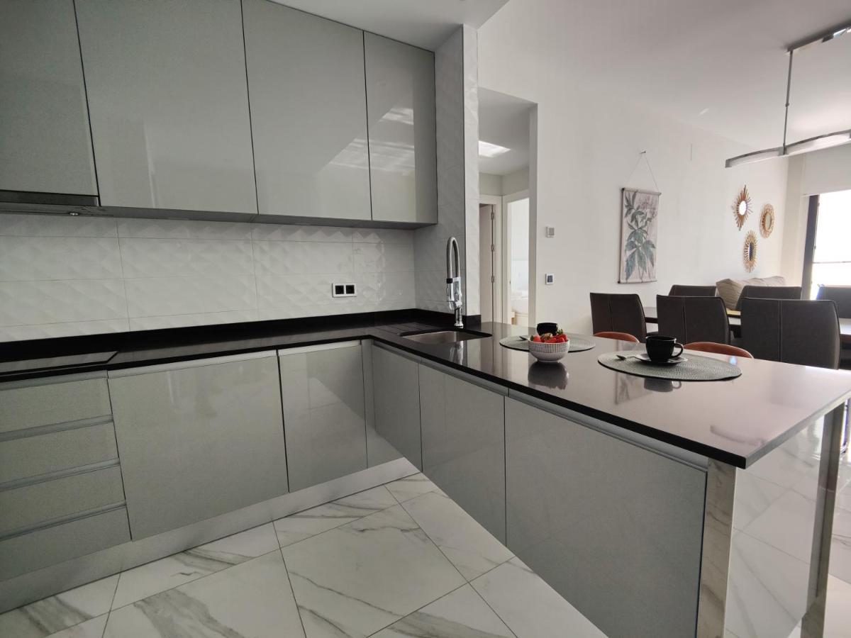 Sunset Drive Superb Apartment Μπένιντορμ Εξωτερικό φωτογραφία